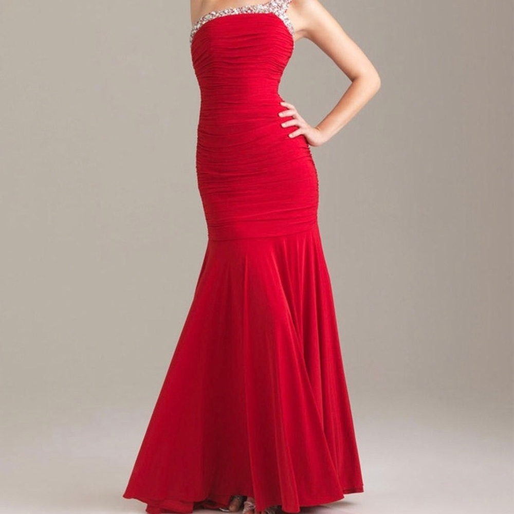 NIGHTMOVES BODYCON RED FORMAL GOWN